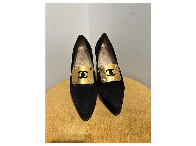 Chanel Heels Black Gold hardware - view 2