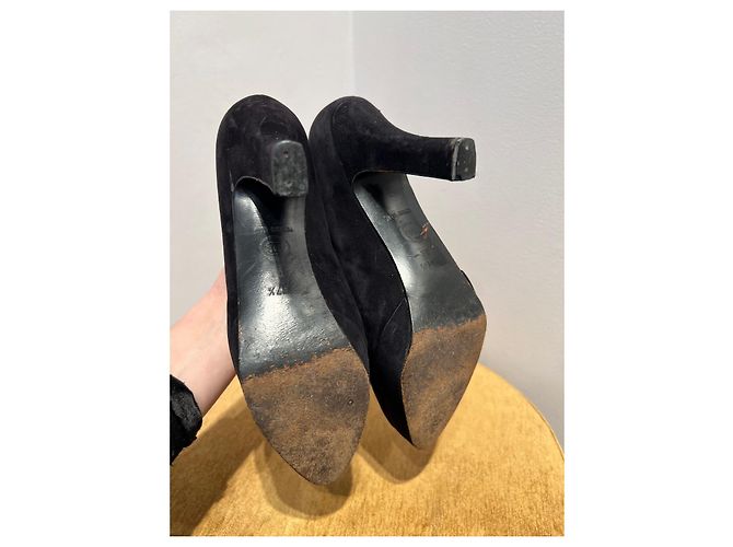 Chanel Heels Black Gold hardware - view 4
