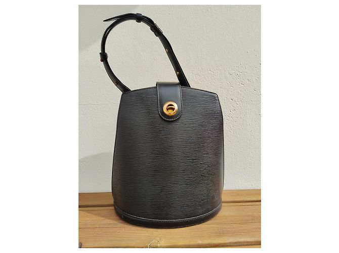 Louis Vuitton Cluny in pelle epi nera Nero - vista 10