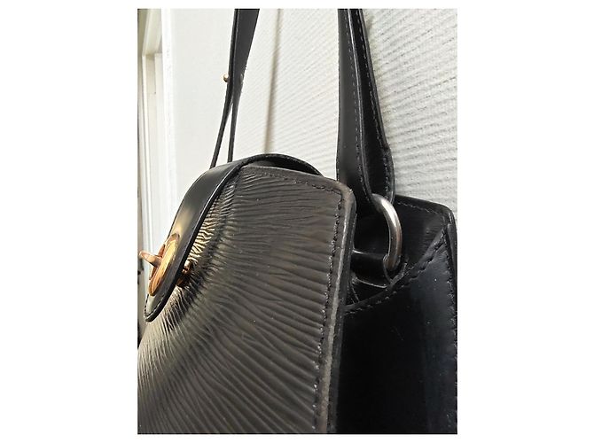 Louis Vuitton Cluny in pelle epi nera Nero - vista 2