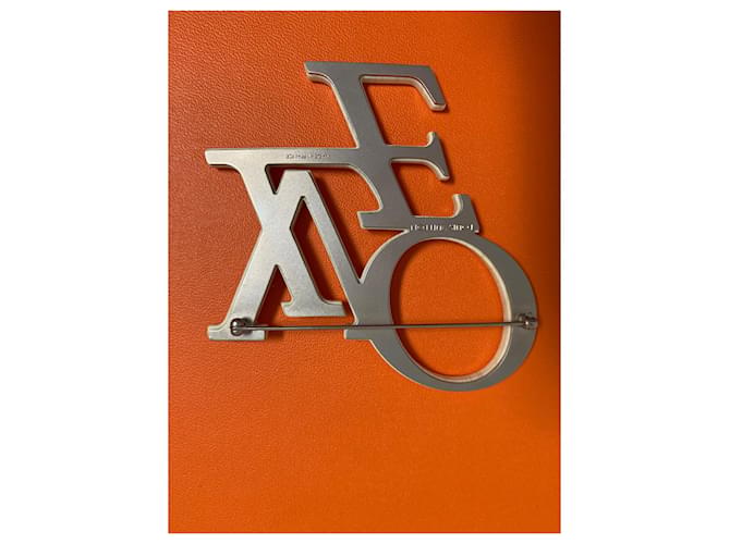 Louis Vuitton Pins e spille Beige - vista 4