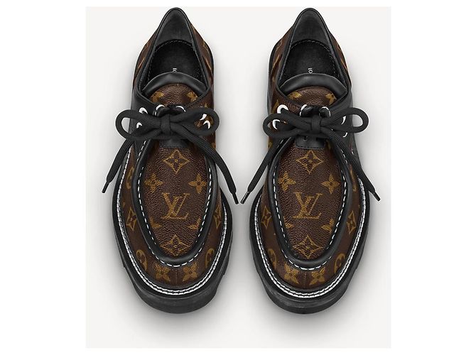 Louis Vuitton Scarpe con plateau LV Beaubourg Marrone - vista 4