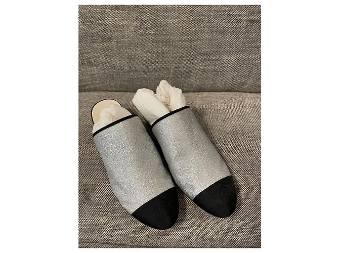 Chanel Pantoletten Stoff Silber Hardware 37 - Ansicht 2