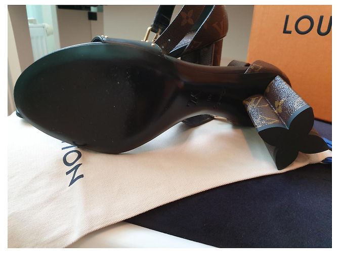 Louis Vuitton SANDALO A SILUETTA Marrone Nero - vista 6