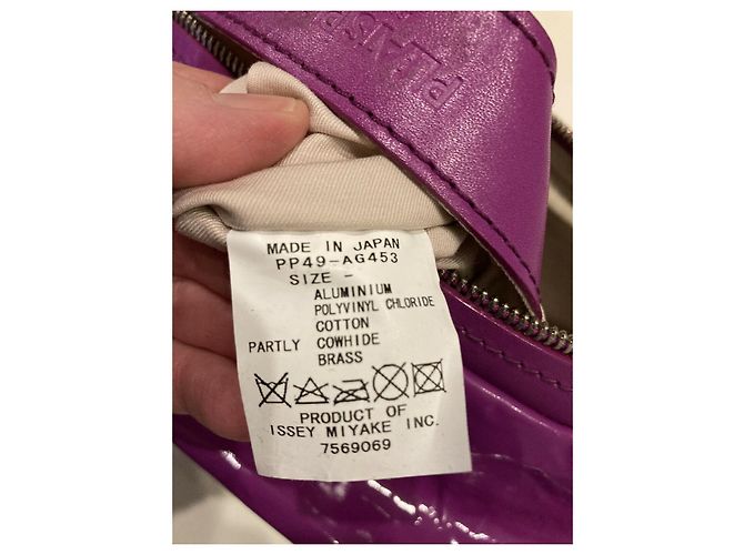 Issey Miyake L'iconica borsa Pleats Please viola Porpora - vista 9