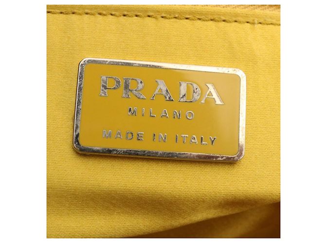prada alma