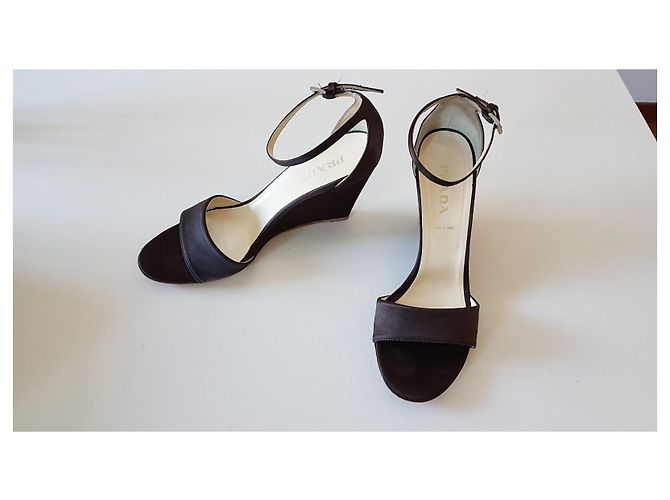 Sandali Prada in Satin Marrone Scuro Tacco 9cm - vista 14