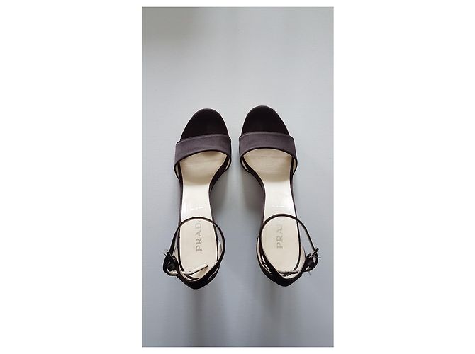Sandali Prada in Satin Marrone Scuro Tacco 9cm - vista 3