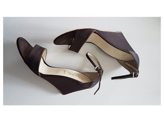 Sandali Prada in Satin Marrone Scuro Tacco 9cm - vista 5