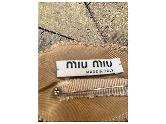 Magnífico broche de diamantes de imitación de Miu Miu - vista 6