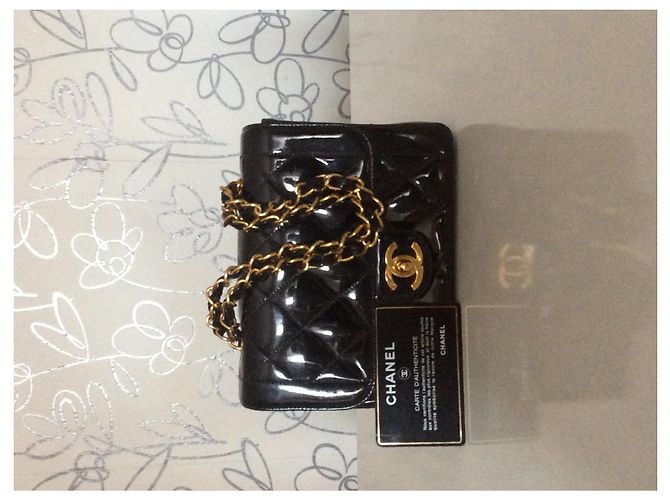 Chanel Mini Borsa a Mano Nera in Pelle con Accessori Oro Nero - vista 2