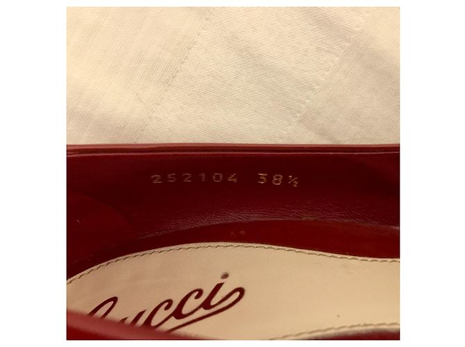 Gucci Hochhackiger Lackpumps in Dunkelrot mit stützendem Plateau Bordeaux - Ansicht 5
