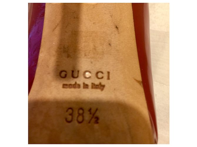 Gucci Hochhackiger Lackpumps in Dunkelrot mit stützendem Plateau Bordeaux - Ansicht 7
