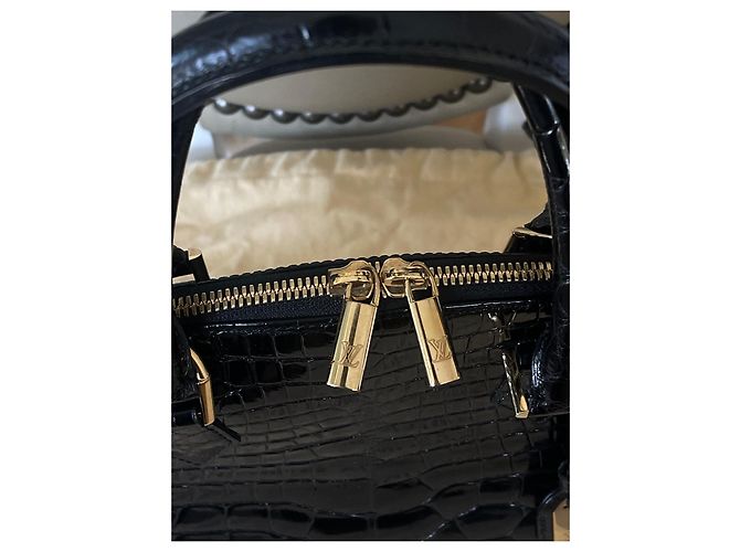 Borsa a tracolla Louis Vuitton Alma in pelle di coccodrillo lucida nera Nero - vista 2