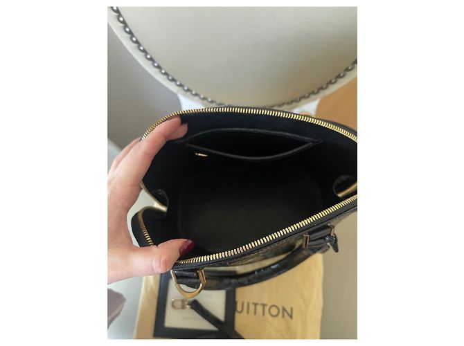 Borsa a tracolla Louis Vuitton Alma in pelle di coccodrillo lucida nera Nero - vista 5