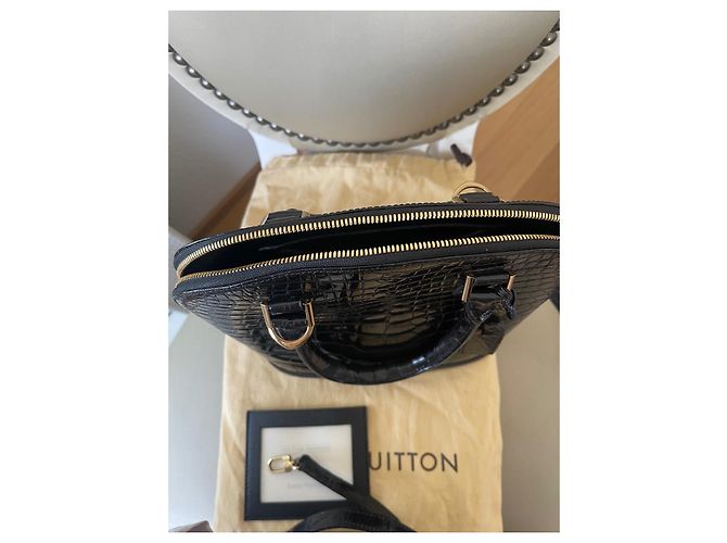 Borsa a tracolla Louis Vuitton Alma in pelle di coccodrillo lucida nera Nero - vista 6