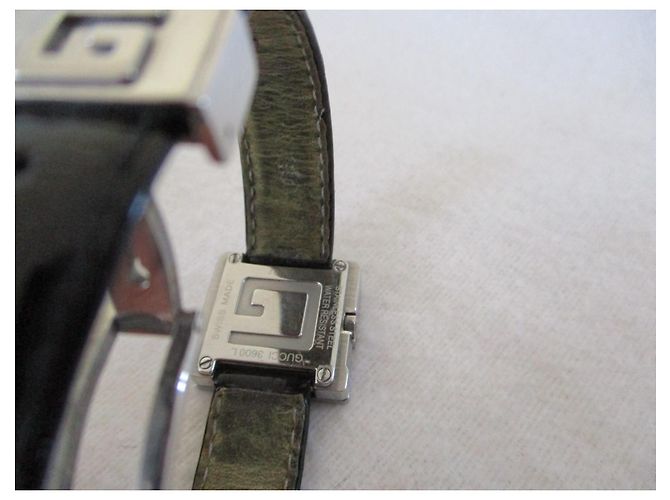 Relógio Gucci de Quartzo Caixa de Aço Pulseira de Couro Preto Prata - vista 5