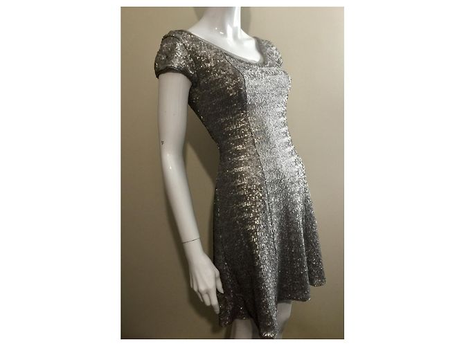 Autre Marque Robe de cocktail argentée, pailleté par Mikael Aghal - vue 2