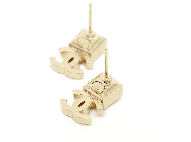 Chanel GOLDENER QUADRATISCHER STUD UND CC - Ansicht 3