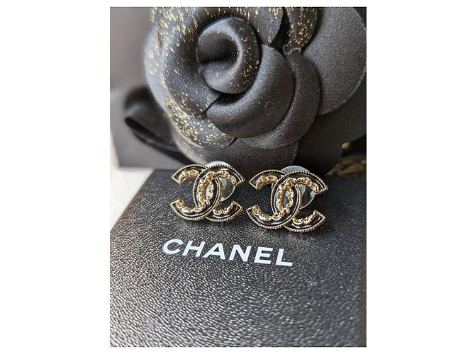 Chanel CC B15Orecchini GHW con logo V in smalto nero - vista 4