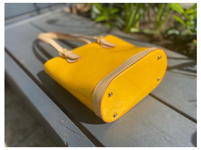 Borsa a secchiello Louis Vuitton Venis in pelle gialla Giallo - vista 2