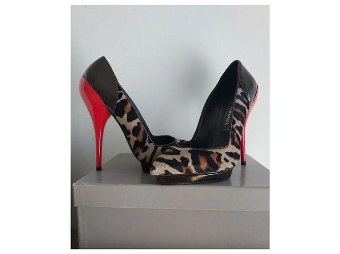 Décolleté Versace Leopardato in Pelle Vernice 37 Stampa leopardo - vista 6