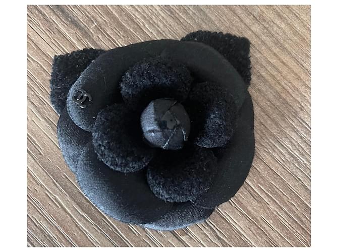 Chanel Kamelienbrosche Schwarz - Ansicht 2