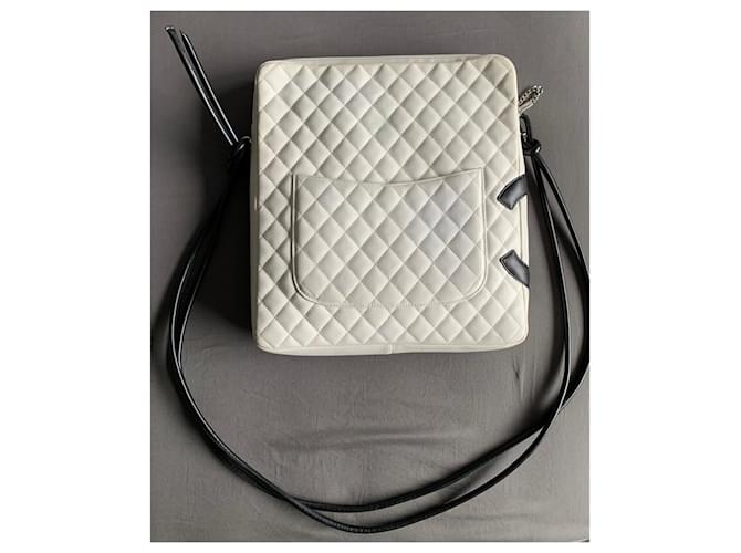 Chanel Borsa a tracolla Cambon Maxi Bianco - vista 2