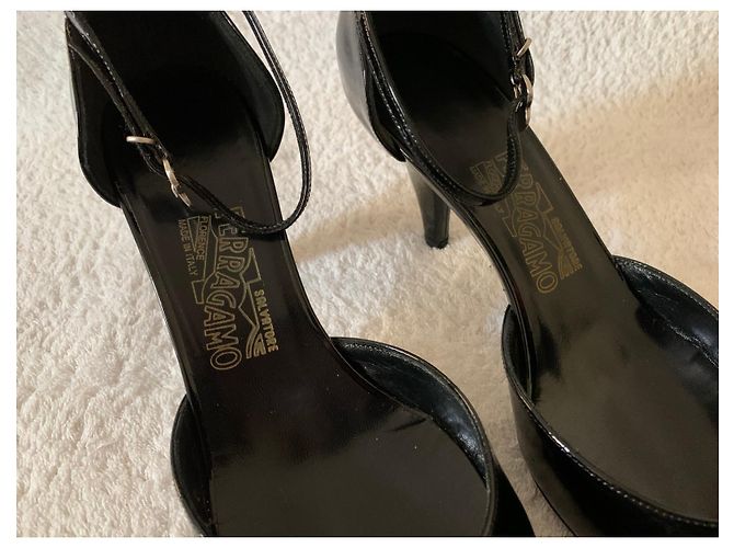 Sandali Salvatore Ferragamo in vernice nera Nero - vista 15