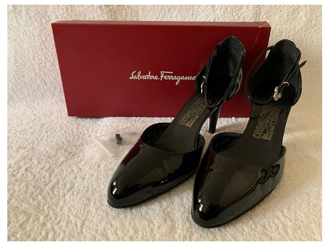 Sandali Salvatore Ferragamo in vernice nera Nero - vista 8