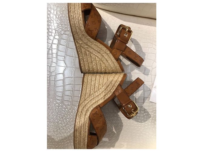 Louis Vuitton Sandales compensées Marron clair - vue 10