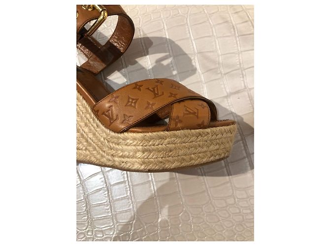 Louis Vuitton Sandales compensées Marron clair - vue 11