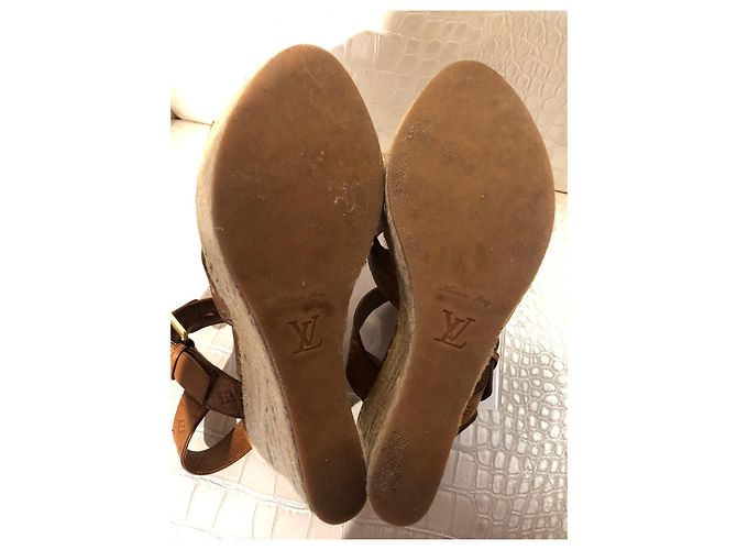 Louis Vuitton Sandales compensées Marron clair - vue 12