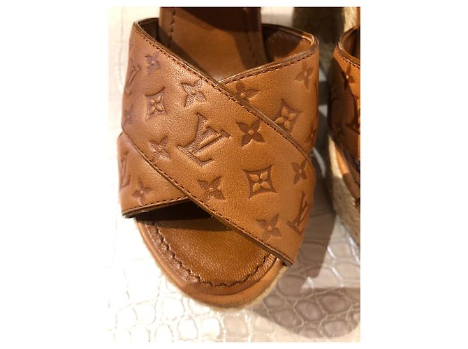 Louis Vuitton Sandales compensées Marron clair - vue 2