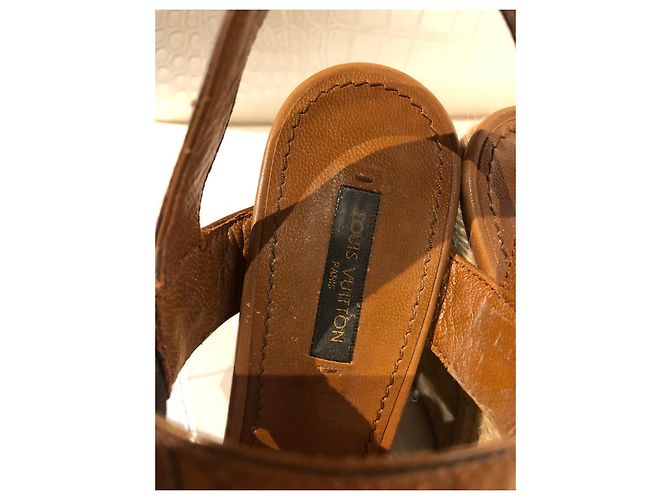 Louis Vuitton Sandales compensées Marron clair - vue 3