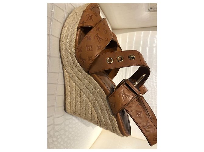 Louis Vuitton Sandales compensées Marron clair - vue 5