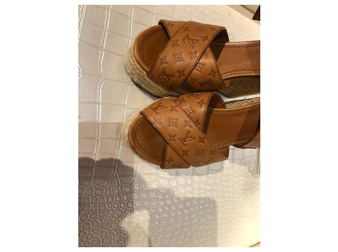 Louis Vuitton Sandales compensées Marron clair - vue 6