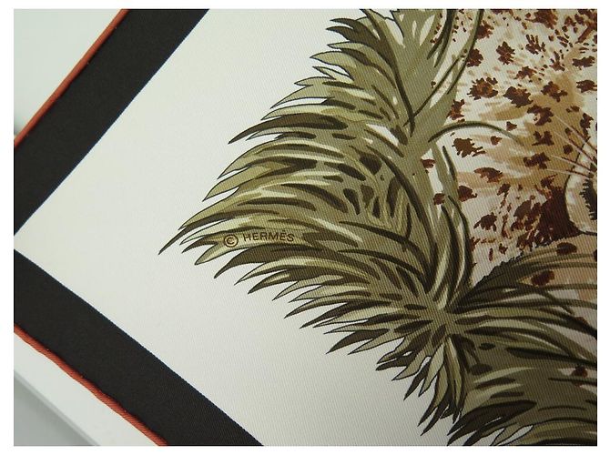 Hermès NUOVA SCIARPA HERMES GUEPARDS DALLET CARRE 90 IN SETA SCIARPA IN SETA NERA KHAKI NUOVA Bianco - vista 5