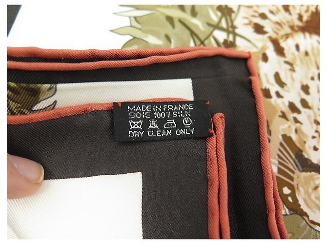 Hermès NUOVA SCIARPA HERMES GUEPARDS DALLET CARRE 90 IN SETA SCIARPA IN SETA NERA KHAKI NUOVA Bianco - vista 9