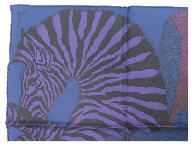 Hermès HERMES ZEBRA PEGASUS GAVROCHE QUADRATISCHER SCHAL 45 SCHALBOX AUS SEIDE + SEIDE Marineblau - Ansicht 2