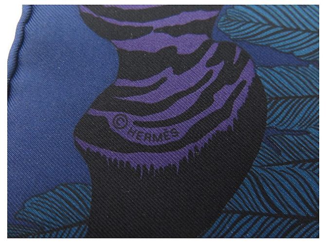 Hermès HERMES ZEBRA PEGASUS GAVROCHE QUADRATISCHER SCHAL 45 SCHALBOX AUS SEIDE + SEIDE Marineblau - Ansicht 3