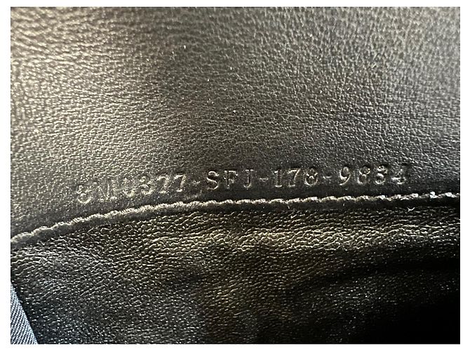 Fendi Monedero Continental Peekaboo - vista 14