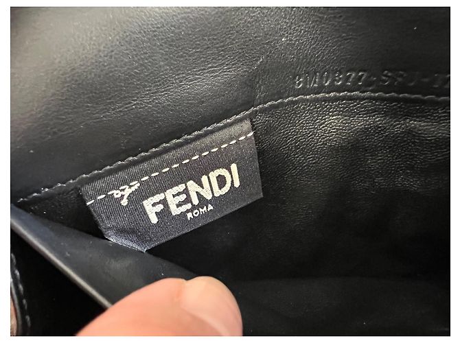 Fendi Monedero Continental Peekaboo - vista 16