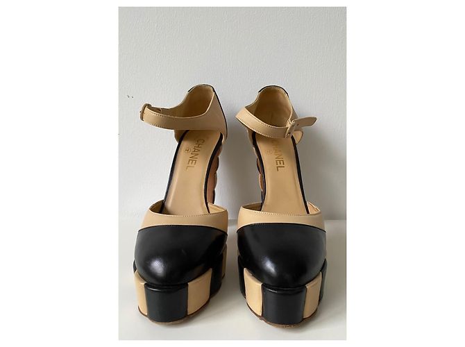 Sandali Chanel bicolore in pelle nero e beige - vista 5