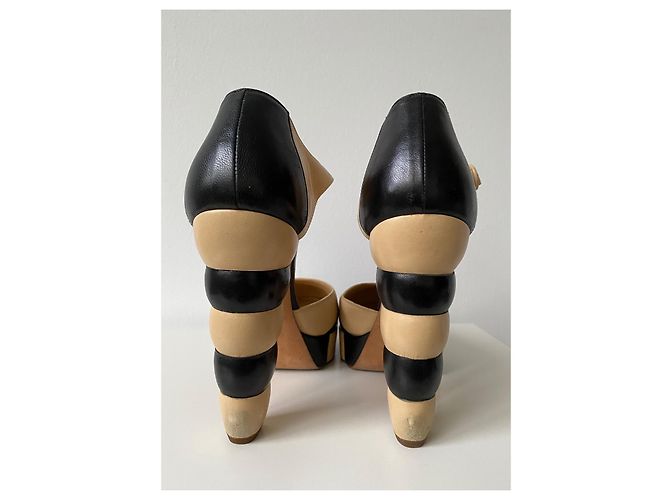 Sandali Chanel bicolore in pelle nero e beige - vista 6