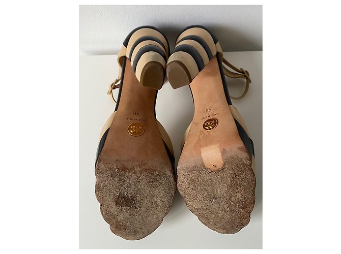 Sandali Chanel bicolore in pelle nero e beige - vista 8