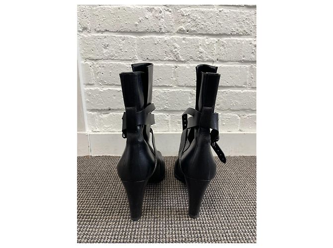 Hermès HERMES Black leather ankle boots - view 2