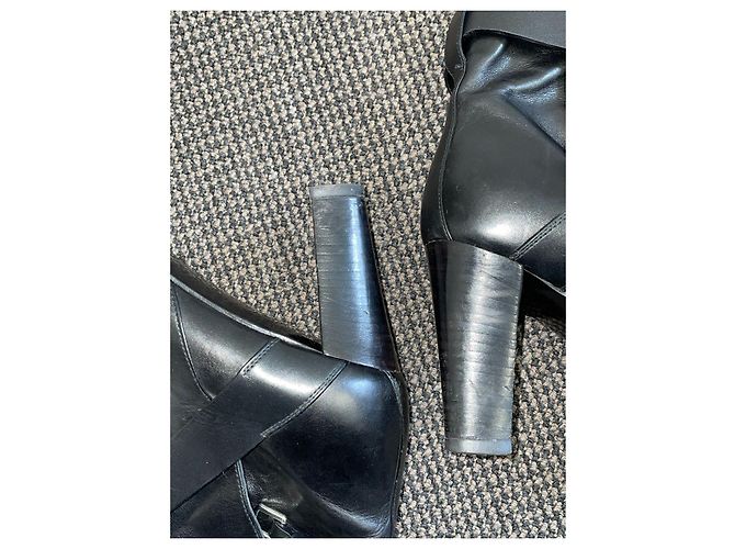 Hermès HERMES Black leather ankle boots - view 8