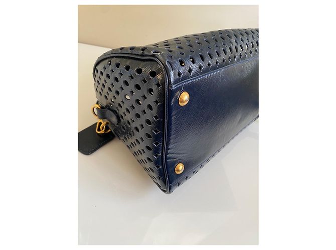 Borsa bowling Prada in pelle verniciata traforata blu - vista 9