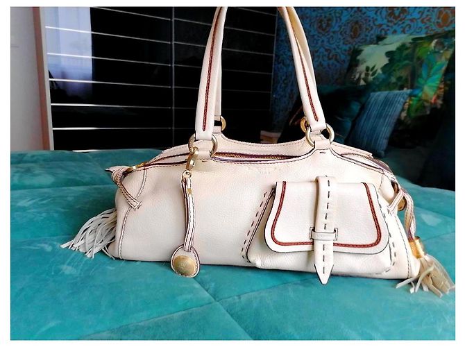 Premier Flirt Borsa a mano Lancel 1er Flirt Wand in pelle color crema - vista 2